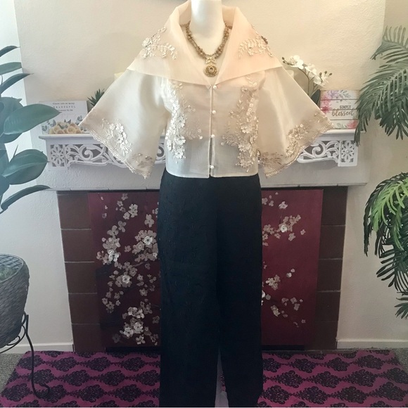 Cream Beige Piña Organza Maria Clara Filipiniana blouse w/ classic embroidery - Picture 3 of 17